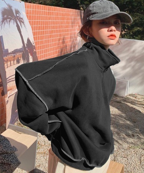 Chaco closet（チャコ クローゼット）の「ハイネックリンキングスウェット（スウェット・レディース・ピンク/グリーン/ベージュ/チャコール/イエロー/ブラック/ブルー・FREE）」の2枚目の写真