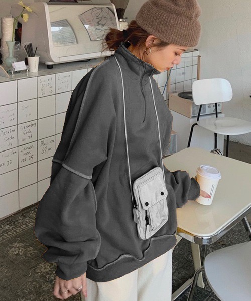 Chaco closet（チャコ クローゼット）の「ハイネックリンキングスウェット（スウェット・レディース・ピンク/グリーン/ベージュ/チャコール/イエロー/ブラック/ブルー・FREE）」の10枚目の写真