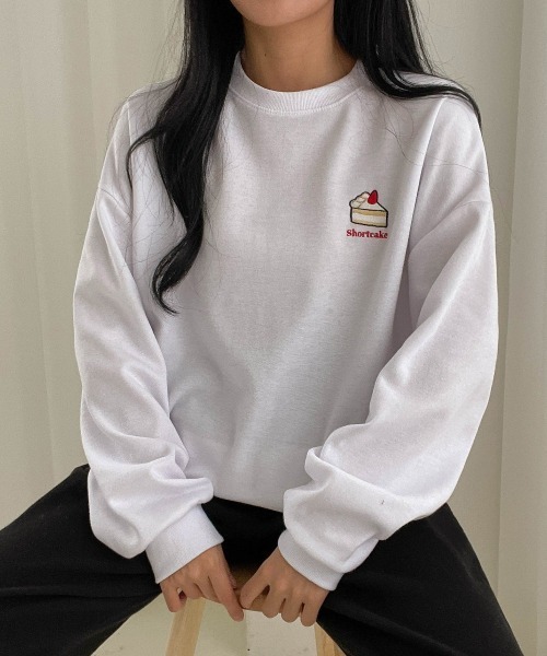 SONA(ソナ)の「3rd Spring×SONYUNARAコラボ おやつ刺繍トレーナー(スウェット・レディース・ブラック/ベージュ/ブルー/グリーン/アイボリー・FREE)」の1枚目の写真