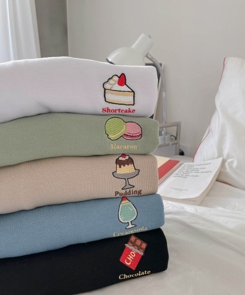 SONA(ソナ)の「3rd Spring×SONYUNARAコラボ おやつ刺繍トレーナー(スウェット・レディース・ブラック/ベージュ/ブルー/グリーン/アイボリー・FREE)」の16枚目の写真