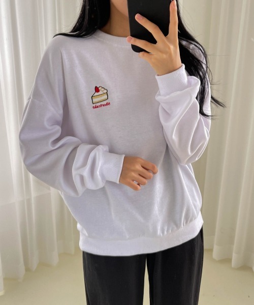 SONA(ソナ)の「3rd Spring×SONYUNARAコラボ おやつ刺繍トレーナー(スウェット・レディース・ブラック/ベージュ/ブルー/グリーン/アイボリー・FREE)」の19枚目の写真