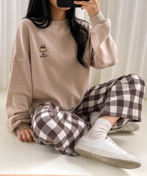 SONA(ソナ)の「3rd Spring×SONYUNARAコラボ おやつ刺繍トレーナー(スウェット・レディース・ブラック/ベージュ/ブルー/グリーン/アイボリー・FREE)」の12枚目の写真