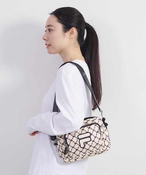 FILA(フィラ)の「【FILA/フィラ】モノグラム柄 ワッペンロゴ ナイロン 横型 ショルダーバッグ(ショルダーバッグ・レディース・ベージュ/オフホワイト/ブラック/ネイビー・FREE)」の9枚目の写真