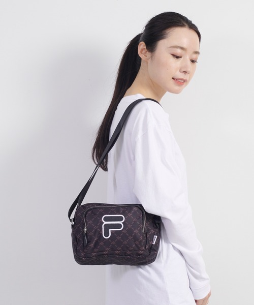 FILA(フィラ)の「【FILA/フィラ】モノグラム柄 ワッペンロゴ ナイロン 横型 ショルダーバッグ(ショルダーバッグ・レディース・ベージュ/オフホワイト/ブラック/ネイビー・FREE)」の12枚目の写真