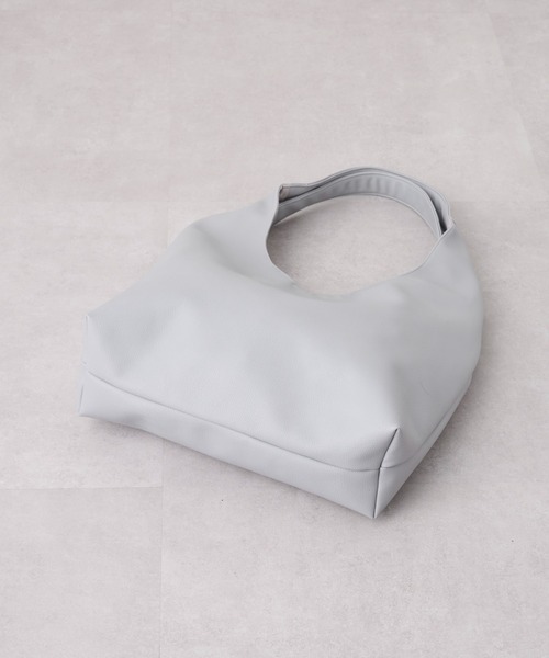 DISCOAT（ディスコート）の「【A4サイズ収納可能/WEB限定】くったりラウンドトートバッグ《通勤・通学に！》（トートバッグ・レディース・ブラック/ライトグレー/ベージュ/グリーン/ブラウン/グレイッシュベージュ/イエロー/シルバー・FREE）」の14枚目の写真