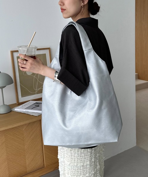 まめ◡̈︎*コラコラ パリの街並み ラウンドトートバッグ セール