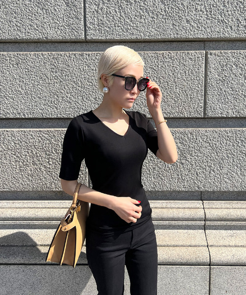 JENNE（ジェンヌ）の「シルキーソフトタッチ　Vネックカットソー（Tシャツ/カットソー・レディース・ホワイト/ブラック/ネイビー・SMALL/MEDIUM/X-LARGE/LARGE）」の12枚目の写真