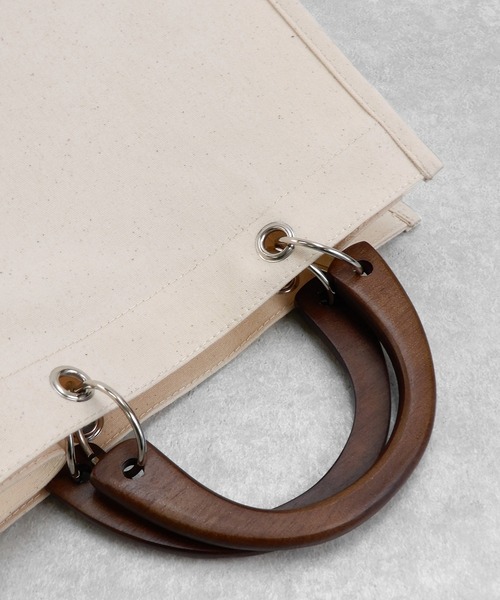 minia(ミニア)の「ウッドハンドルキャンバストート ◇(トートバッグ・レディース・ブラック/アイボリー/カーキ・FREE)」の20枚目の写真