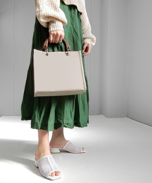 minia(ミニア)の「ウッドハンドルキャンバストート ◇(トートバッグ・レディース・ブラック/アイボリー/カーキ・FREE)」の9枚目の写真