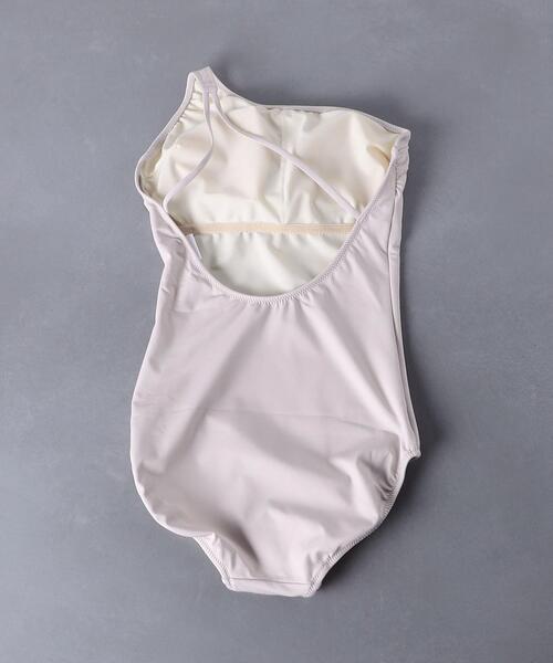 UNITED ARROWS（ユナイテッドアローズ）の「＜PROTAGONISTA（プロタゴニスタ）＞ワンショルダー ワンピース（水着・レディース・ベージュ・FREE）」の2枚目の写真