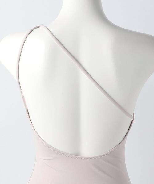 UNITED ARROWS（ユナイテッドアローズ）の「＜PROTAGONISTA（プロタゴニスタ）＞ワンショルダー ワンピース（水着・レディース・ベージュ・FREE）」の7枚目の写真