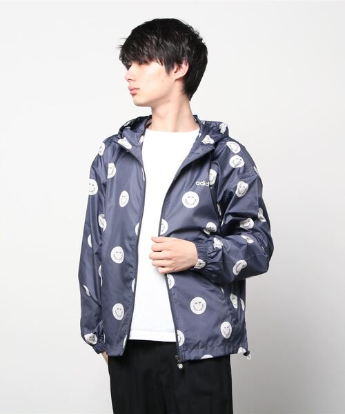 adidas（アディダス）の「総柄プリント ウインドブレーカー