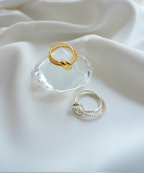 Jenny BY IMMANOEL(ジェニーバイイマノエル)の「2連オーバーラップリング(リング・レディース・シルバー/ゴールド・#12)」の4枚目の写真