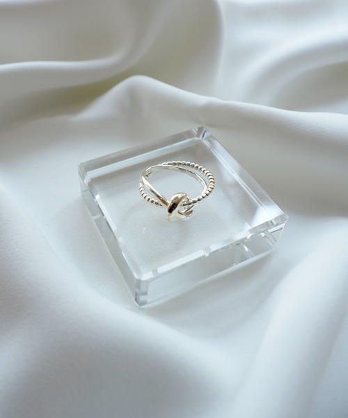 Jenny BY IMMANOEL(ジェニーバイイマノエル)の「2連オーバーラップリング(リング・レディース・シルバー/ゴールド・#12)」の6枚目の写真