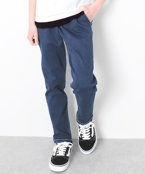 GLAZOS（グラソス）の「[テーパード]スーパーストレッチデニム・タックパンツ（デニムパンツ・キッズ・インディゴブルー/ブルー・130cm/140cm/150cm/160cm/170cm）」の2枚目の写真