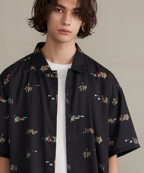 Revo.（レボ）の「Revo. インクブラッシュ アートプリント リラックス