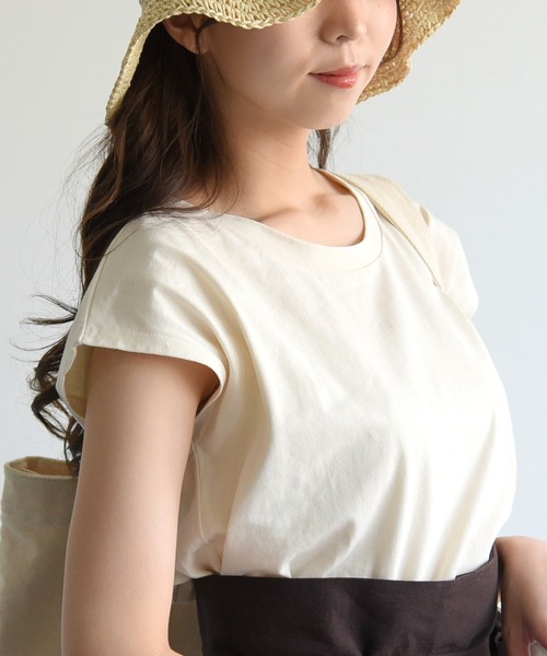 sango(sango)の「コットンフレンチスリーブTシャツ(Tシャツ/カットソー・レディース・ブラック/ベージュ/ブラウン/アイボリー・FREE)」の1枚目の写真