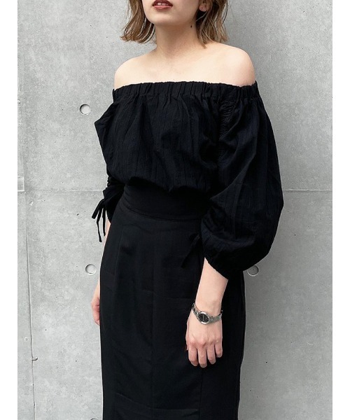 ENVYM（アンビー）の「オフショルブラウス（シャツ/ブラウス・レディース・ホワイト/ブラック・FREE）」の2枚目の写真