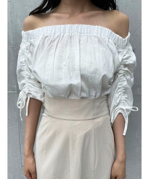 ENVYM（アンビー）の「オフショルブラウス（シャツ/ブラウス・レディース・ホワイト/ブラック・FREE）」の4枚目の写真