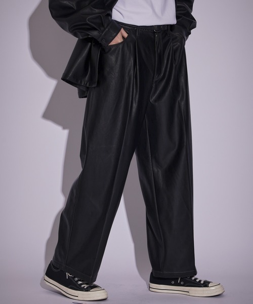 JUNRED（ジュンレッド）の「フェイクレザーバギーパンツ（その他パンツ・メンズ・ブラック・M/L/S）」の2枚目の写真