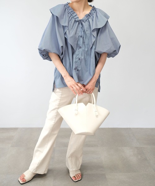 ANDJ(アンドジェイ)の「【2022/AW】先染めストライプフリルブラウス(シャツ/ブラウス・レディース・ブルー/ネイビー/ホワイト・M)」の12枚目の写真