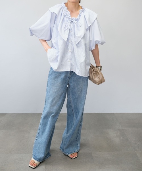 ANDJ(アンドジェイ)の「【2022/AW】先染めストライプフリルブラウス(シャツ/ブラウス・レディース・ブルー/ネイビー/ホワイト・M)」の13枚目の写真