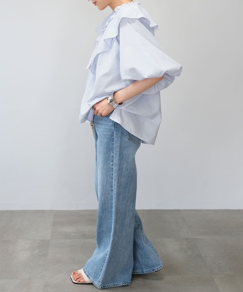 ANDJ(アンドジェイ)の「【2022/AW】先染めストライプフリルブラウス(シャツ/ブラウス・レディース・ブルー/ネイビー/ホワイト・M)」の16枚目の写真