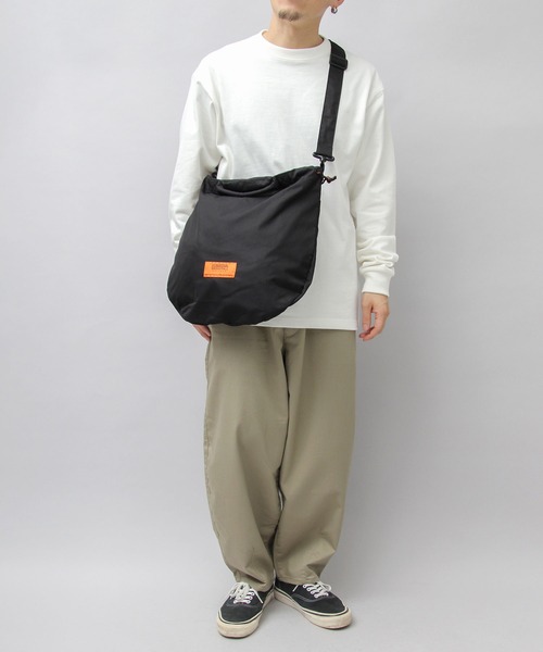 UNIVERSAL OVERALL（ユニバーサルオーバーオール）の「コットンギャバジンツイル 2WAY ショルダートート（ショルダーバッグ・メンズ・ブラック/ベージュ・FREE）」の15枚目の写真