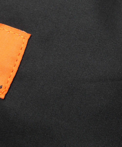 UNIVERSAL OVERALL（ユニバーサルオーバーオール）の「コットンギャバジンツイル 2WAY ショルダートート（ショルダーバッグ・メンズ・ブラック/ベージュ・FREE）」の3枚目の写真