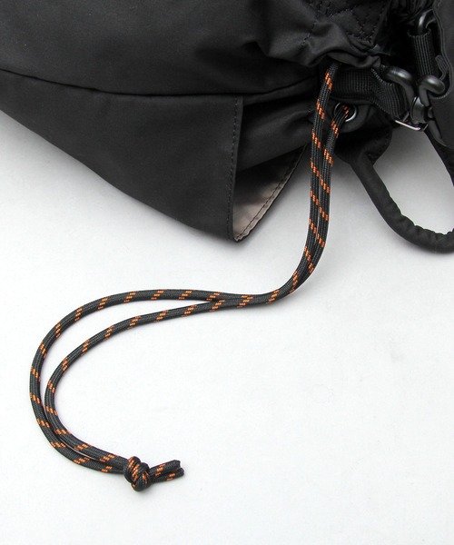 UNIVERSAL OVERALL（ユニバーサルオーバーオール）の「コットンギャバジンツイル 2WAY ショルダートート（ショルダーバッグ・メンズ・ブラック/ベージュ・FREE）」の10枚目の写真