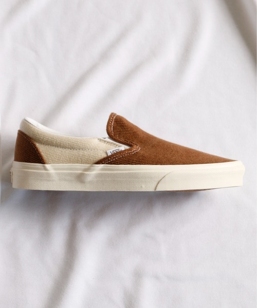 And A(アンドエー)の「VANS ヴァンズ / CLASSIC SLIP-ON クラシックスリッポン バイカラー配色切り替え キャンバスローカットスニーカー / VN0A5JMHBUE(スリッポン・レディース・ブラウン・24.5cm/23.5cm/23cm/24cm)」の6枚目の写真