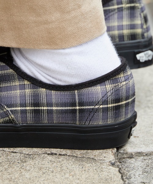 VANS（バンズ）の「VANS/ヴァンズ AUTHENTIC ローカットスニーカー 秋 秋服 2026年秋冬（スニーカー・メンズ・ブラック/グレー/レッド・26cm/26.5cm/27cm/27.5cm/28cm）」の19枚目の写真