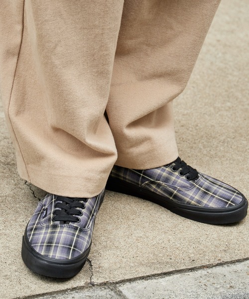 VANS（バンズ）の「VANS/ヴァンズ AUTHENTIC ローカットスニーカー 秋 秋服 2026年秋冬（スニーカー・メンズ・ブラック/グレー/レッド・26cm/26.5cm/27cm/27.5cm/28cm）」の18枚目の写真