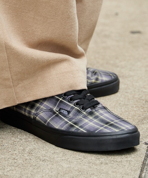 VANS（バンズ）の「VANS/ヴァンズ AUTHENTIC ローカットスニーカー 秋 秋服 2026年秋冬（スニーカー・メンズ・ブラック/グレー/レッド・26cm/26.5cm/27cm/27.5cm/28cm）」の14枚目の写真