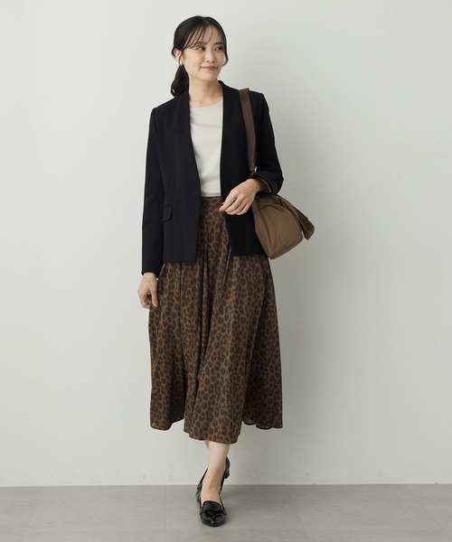 A/C DESIGN BY ALPHA CUBIC（エーシーデザインバイアルファキュービック）の「【アルファブリック】ストレッチノーカラージャケット【パンツ・スカートセットアップ可能】（ノーカラージャケット・レディース・ブラック/グレー/チャコール/ライトグレー/ネイビー・11号/13号/9号）」の19枚目の写真