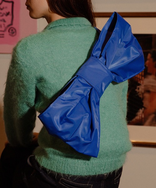 WhoWhat（フーワット）の「RIBON POUCH <PVC>（ショルダーバッグ・レディース・ピンク系その他/ブルー系その他/ブラック/ベージュ・FREE）」の3枚目の写真