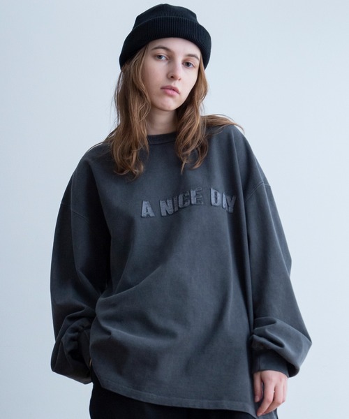 Universal Style Wear(ユニバーサルスタイルウェア)の「Universal Style Wear カットワーク ロゴ Tee(Tシャツ/カットソー・メンズ・スミクロ/グレイッシュベージュ/ライトカーキ/オフホワイト・MEDIUM/LARGE/X-LARGE)」の4枚目の写真