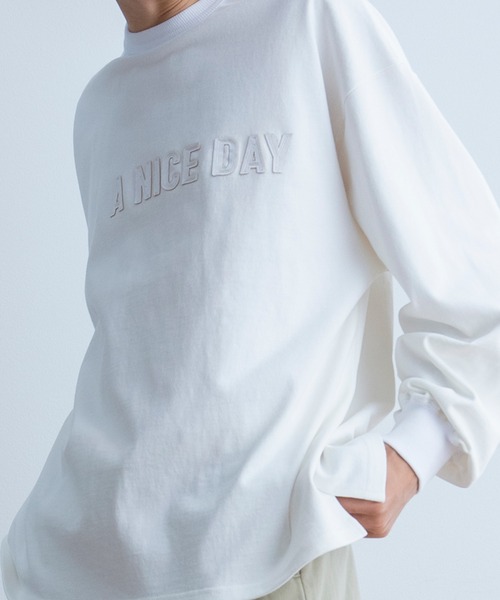 Universal Style Wear(ユニバーサルスタイルウェア)の「Universal Style Wear カットワーク ロゴ Tee(Tシャツ/カットソー・メンズ・スミクロ/グレイッシュベージュ/ライトカーキ/オフホワイト・MEDIUM/LARGE/X-LARGE)」の5枚目の写真