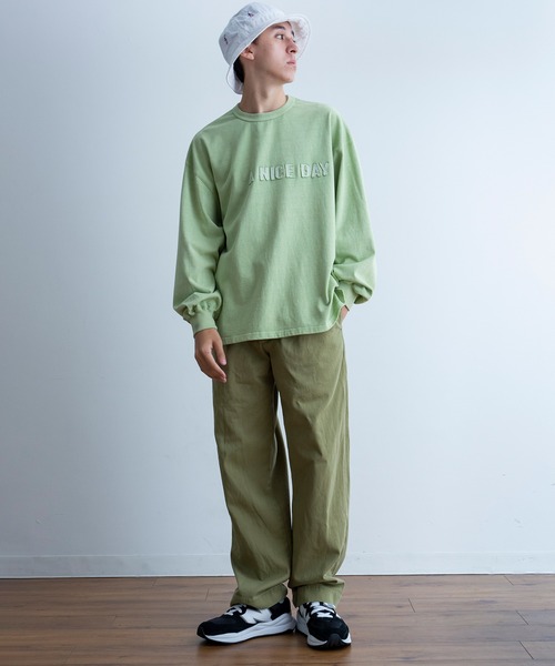 Universal Style Wear(ユニバーサルスタイルウェア)の「Universal Style Wear カットワーク ロゴ Tee(Tシャツ/カットソー・メンズ・スミクロ/グレイッシュベージュ/ライトカーキ/オフホワイト・MEDIUM/LARGE/X-LARGE)」の7枚目の写真