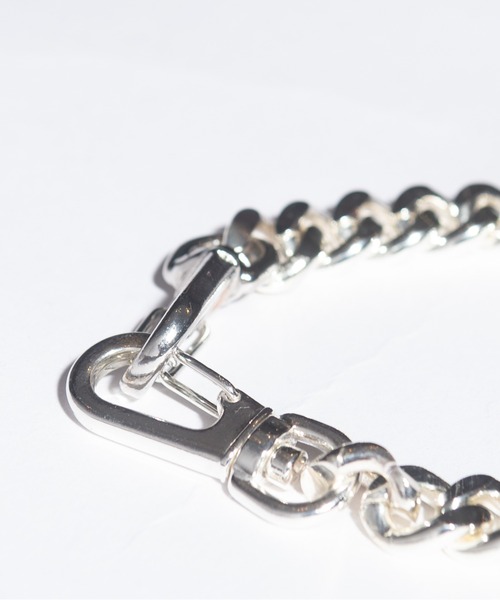 glamb(グラム)の「Curb Chain Bracelet / カーブチェーンブレスレット(ブレスレット・メンズ・シルバー・FREE)」の15枚目の写真
