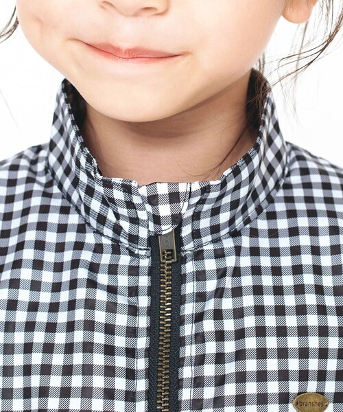 BRANSHES（ブランシェス）の「【撥水加工】裾フリルウィンドブレーカー（ナイロンジャケット・キッズ・ピンク/ブラック・90/100/110/120/130/140/150）」の12枚目の写真