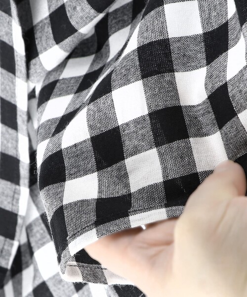 BRANSHES（ブランシェス）の「【WEB限定】ギンガムチェックドッキングワンピース（ワンピース・キッズ・ブラック/オフホワイト・100/110/120/130/140/150）」の4枚目の写真