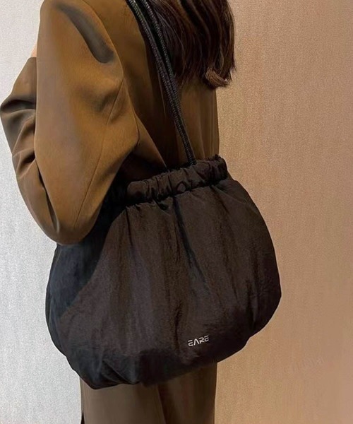 Dalfwin(ダールフィン)の「ギャザーショルダートートバッグ(トートバッグ・レディース・ブラック/ベージュ・ONE SIZE)」の1枚目の写真