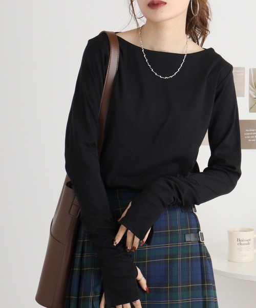 atONE(アットワン)の「atONE ボートネック指空き長袖Tシャツ(Tシャツ/カットソー・レディース・オフホワイト/チャコールグレー/杢グレー/グレイッシュベージュ/ブラック/カーキ/チェリーレッド/ネイビー/グレイッシュブルー・M/3L/4L/LL/L)」の1枚目の写真