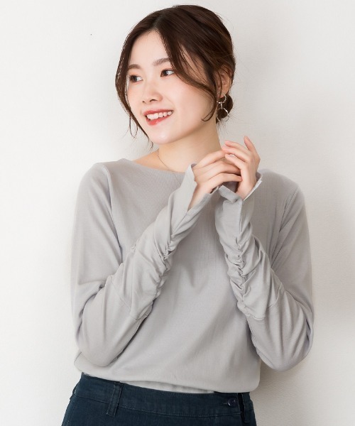atONE(アットワン)の「atONE ボートネック指空き長袖Tシャツ(Tシャツ/カットソー・レディース・オフホワイト/チャコールグレー/杢グレー/グレイッシュベージュ/ブラック/カーキ/チェリーレッド/ネイビー/グレイッシュブルー・M/3L/4L/LL/L)」の22枚目の写真