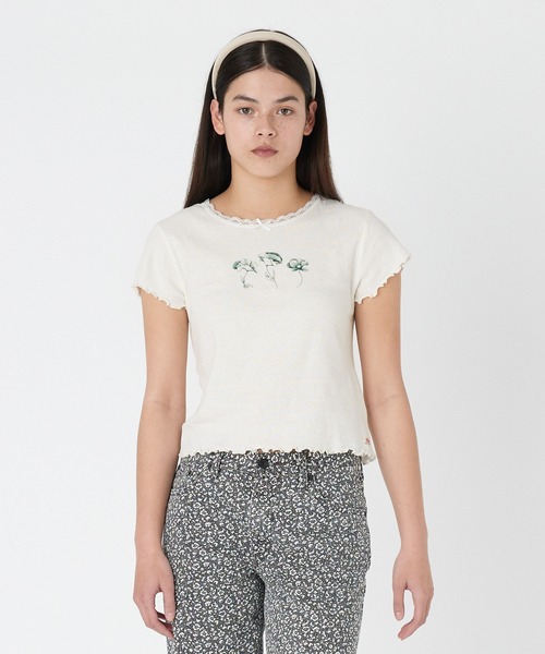 Levi's(リーバイス)の「Levi's/リーバイス DRY GOODS メロートップス POPPIES SUNNY CREAM(Tシャツ/カットソー・レディース・マルチ・M/S/XS)」の1枚目の写真