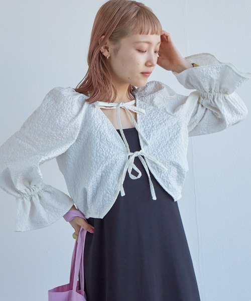 w closet（ダブルクローゼット）の「【前後2WAY】リボン付きカーディガン（シャツ/ブラウス・レディース・ブラック/サックスブルー/アイボリー/イエロー・FREE）」の9枚目の写真