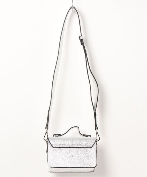 KATHARINE ROSS（キャサリンロス）の「【KATHARINE ROSS】スクエアフラップボストンバッグ（ボストンバッグ・レディース・ブラック/シルバー・MEDIUM）」の4枚目の写真