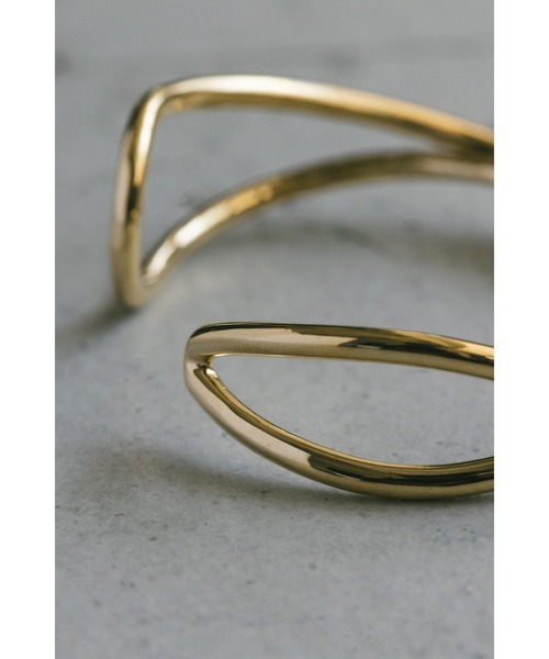 STYLEMIXER(スタイルミキサー)の「ツイストフォルムバングル(バングル/リストバンド・レディース・シルバー/ゴールド・FREE)」の9枚目の写真
