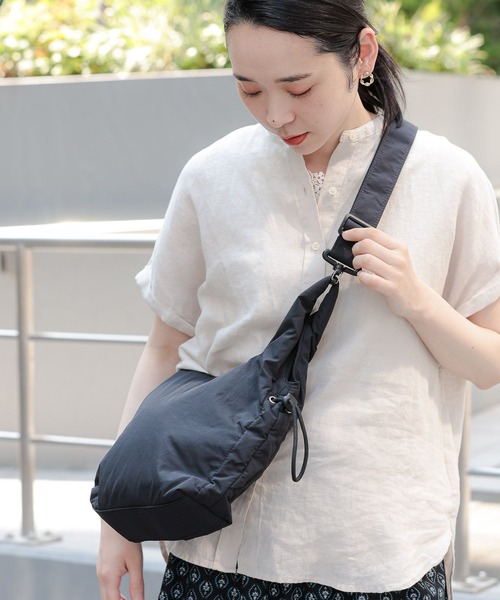 studio CLIP(スタディオクリップ)の「2WAYくしゅくしゅショルダーバッグ(ショルダーバッグ・レディース・ブラック/オフホワイト/グリーン/オレンジ・FREE)」の21枚目の写真